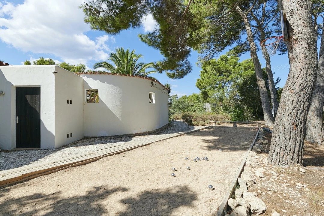 1681373355-Luxury real estates villa to rent Ibiza Lorenzo 36 petanque.webp